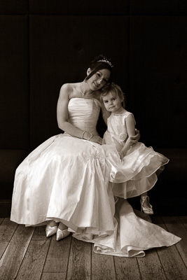 Vintage-Bride-and-flower-girl.jpg